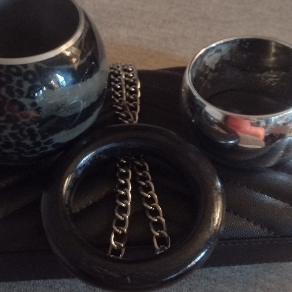 Vintage Bangles with Free Handbag - Picture 3 of 5